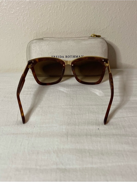 Freida Rothman Women\'s MadisonTortoise Sunglasses with Gold Bridge main image 12